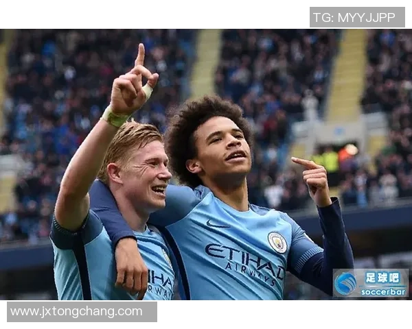 《全球足球巨星闪耀全场 英文歌曲传递球场热情与梦想》