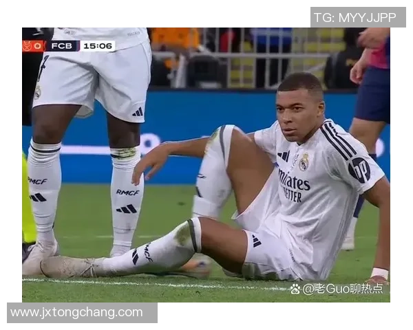 世界足球抢断大师：盘点那些影响比赛走势的防守球星