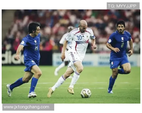 从肤色视角解读世界足坛巨星多样化形象与文化影响力