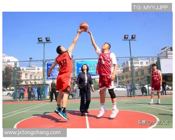 当篮球巨星跨界追逐绿茵梦想演绎激情与技艺的双重碰撞 当篮球巨星跨界追逐绿茵梦想演绎激情与技艺的双重碰撞