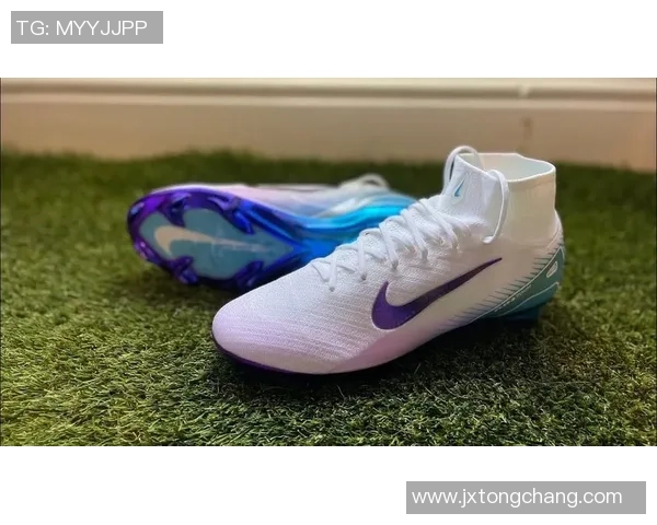 最近一周球星上脚足球鞋盘点 热门款式与独特设计引领潮流 最近一周球星上脚足球鞋盘点 热门款式与独特设计引领潮流