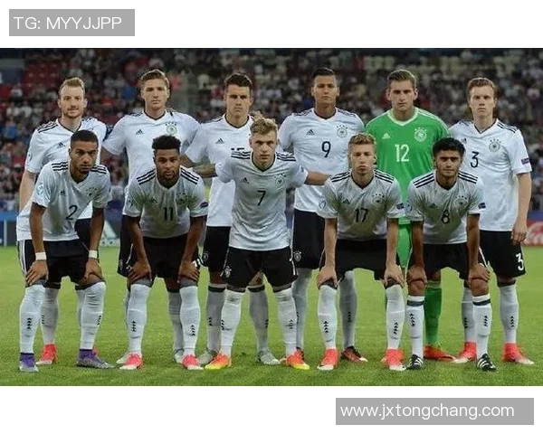 李姓足球明星崛起之路：从青训场到世界舞台的奋斗与荣耀