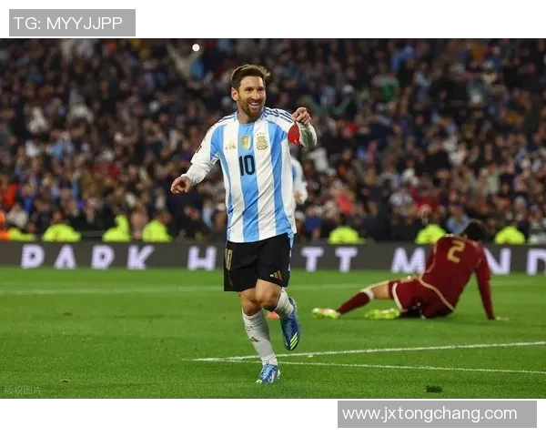 猜猜这位阿根廷足球明星是谁 他在球场上的表现征服了全世界