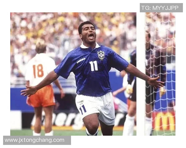 足球传奇人物的巅峰时刻与辉煌成就探秘全世界最伟大的球星之路